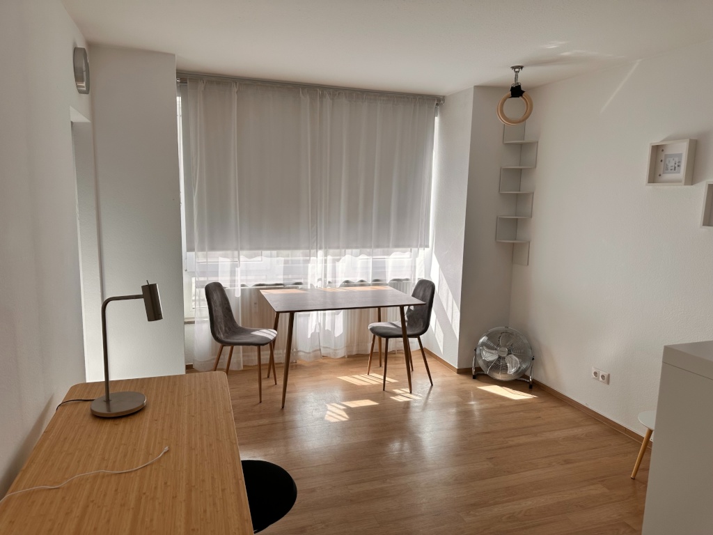 1.11.: Schellingsalon/Maxvorstadt: möblierte 1-Zi.-Whg mit TG-Platz und höhenverstellbarem Schreibtisch – 80333 München Maxvorstadt – Vorschaubild 5