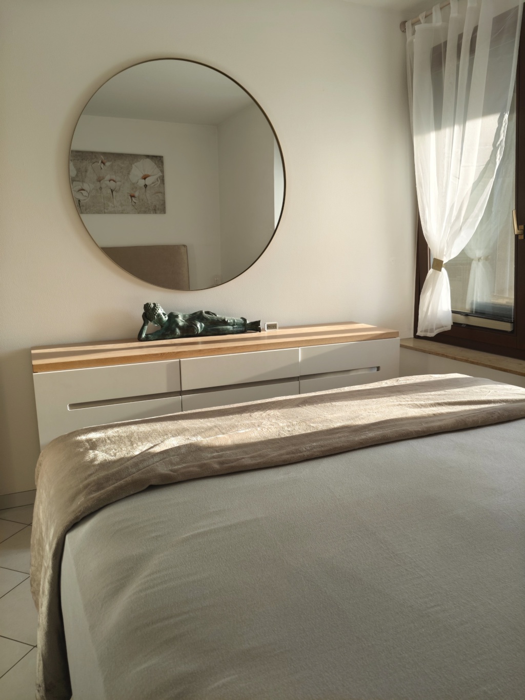 Exklusive Wohnung direkt am Rhein: Voll möblierte 2-Zimmer-Wohnung mit Balkon in Neuss-Hammerfeld – 41460 Düsseldorf Hammerfeld – Vorschaubild 6