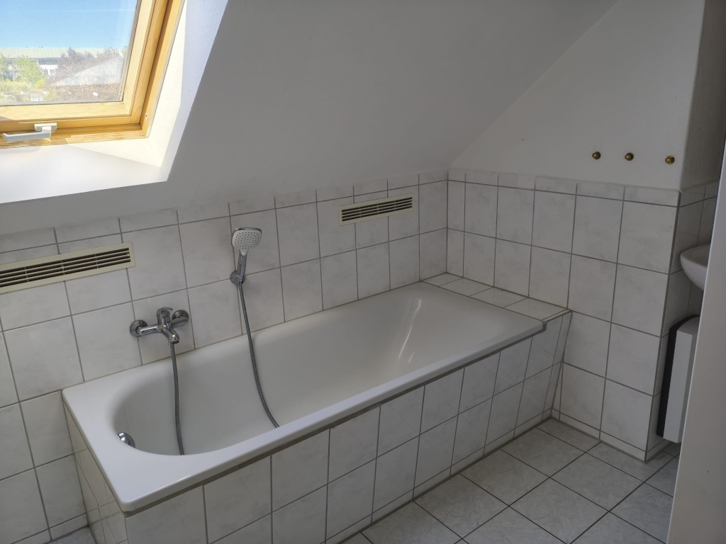 Sehr große Wohnung, fast das ganze Haus, für eine 5er WG mit 2Bädern, große Küche und Wohnzimmer zu vermieten – 34127 Kassel Mitte – Vorschaubild 8