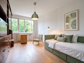 Möblierte 1,5 Zimmer Wohnung (frisch renoviert) mit Arbeitszimmer und Essküche — photo 1