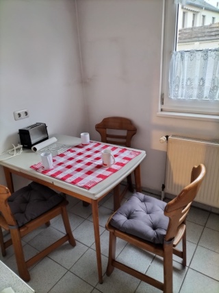 Anzeigenbild: Möbliertes Zimmer in einer WG nahe dem Hauptbahnhof Mülheim (Ruhr)