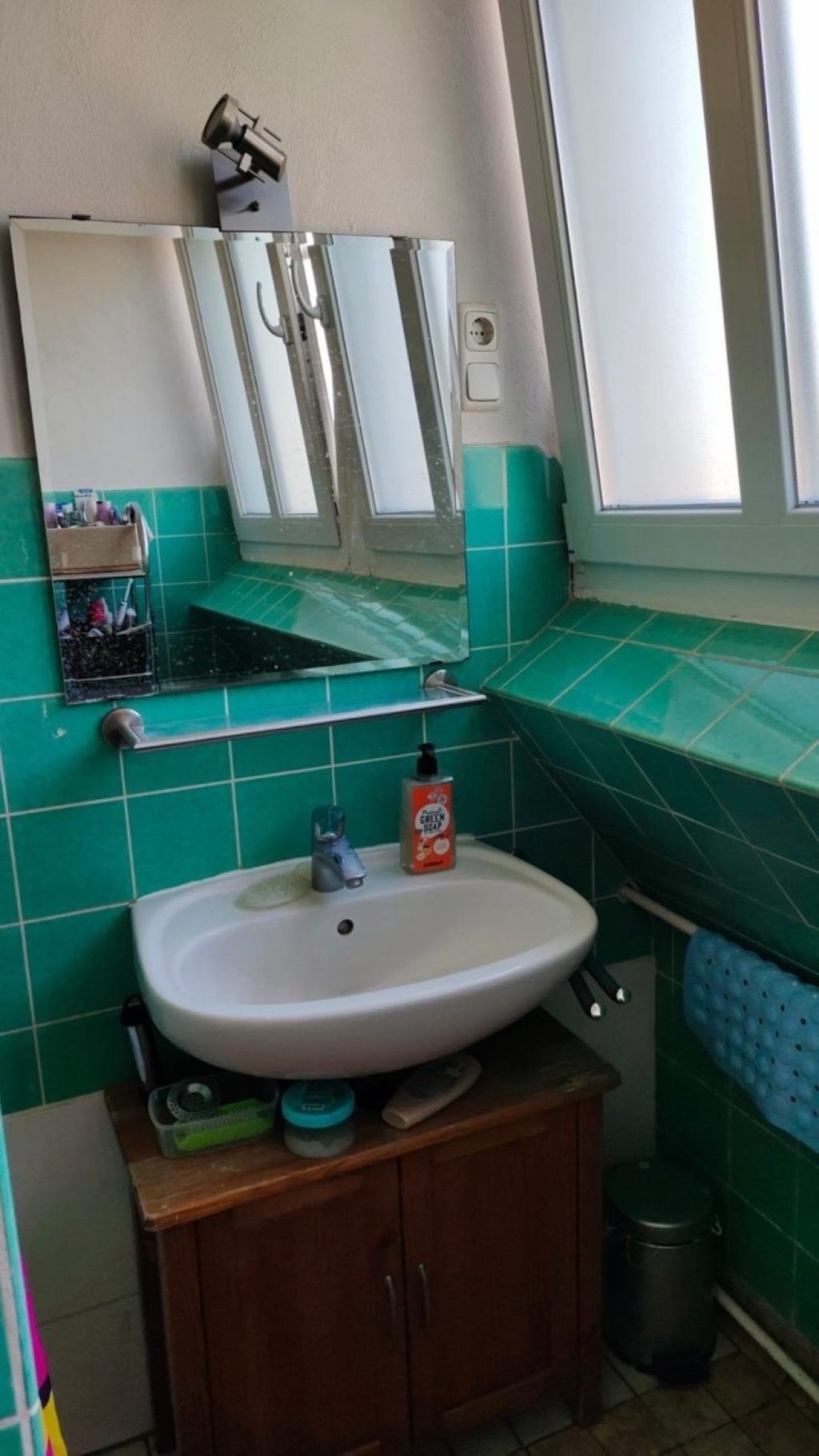 16m2 furnished room in friendly 5-person WG in Alt-Erlangen – 6-month sublet – Membacher Weg 34, 91056 Erlangen Alt-Erlangen – Vorschaubild 6