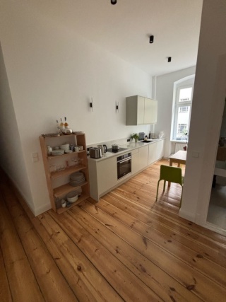 Short term sublet in renovated Altbau, check availability in description — photo 1