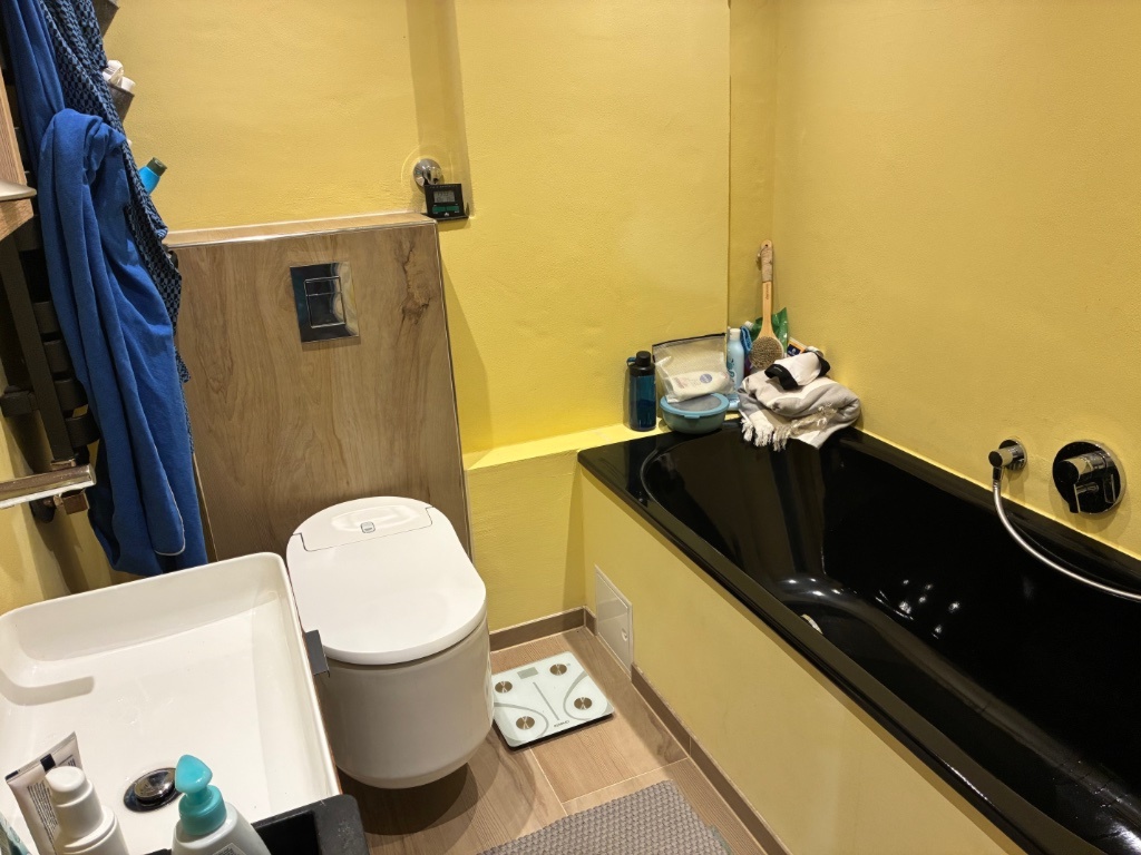 Zwischenmiete.: sehr hochwertige große und helle Wohnung (114 qm) am Westfalenpark in Dortmund. 01.02.27 - 31.05.27. Zwei Bäder, drei Balkone. – 44141 Dortmund Südliche Innenstadt – Vorschaubild 17