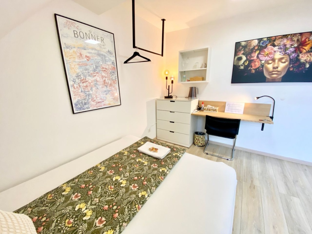Möbliertes Zimmer mit Gemeinschaftsräumen-Nähe Bonn Zentrum (W) – Lievelingsweg, 53119 Bonn Auerberg – Vorschaubild 2