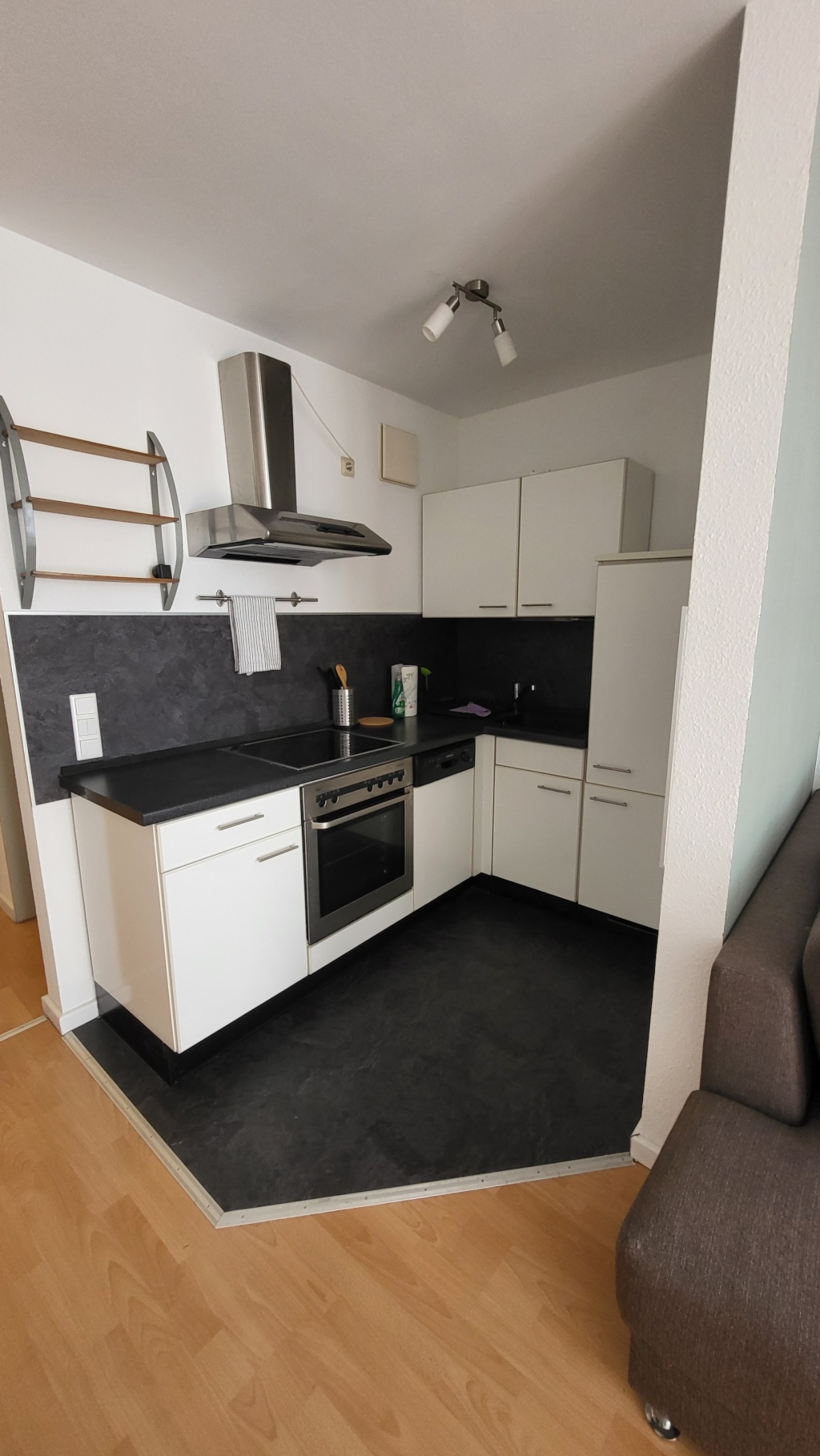 Bezugsfertige möblierte Zwei-Zimmer Wohnung in Köln Altstadt-Nord – ideal auch für Studenten, kurzfristig verfügbar – 50668 Köln Altstadt-Nord – Vorschaubild 8