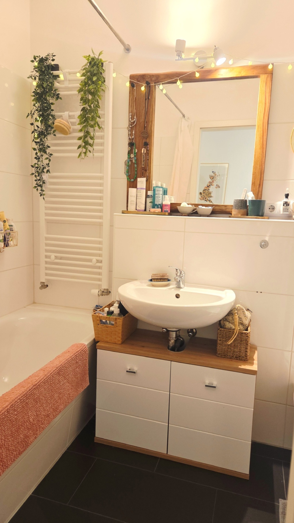 Wohnung Friedrichshain Holteistraße - Badezimmer mit Badewanne
