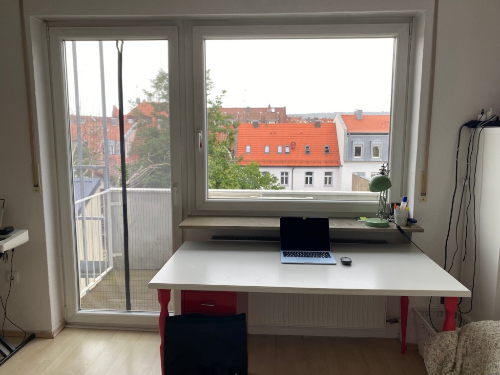 (Anfragestopp) helle Wohnung mit Balkon in der Innenstadt