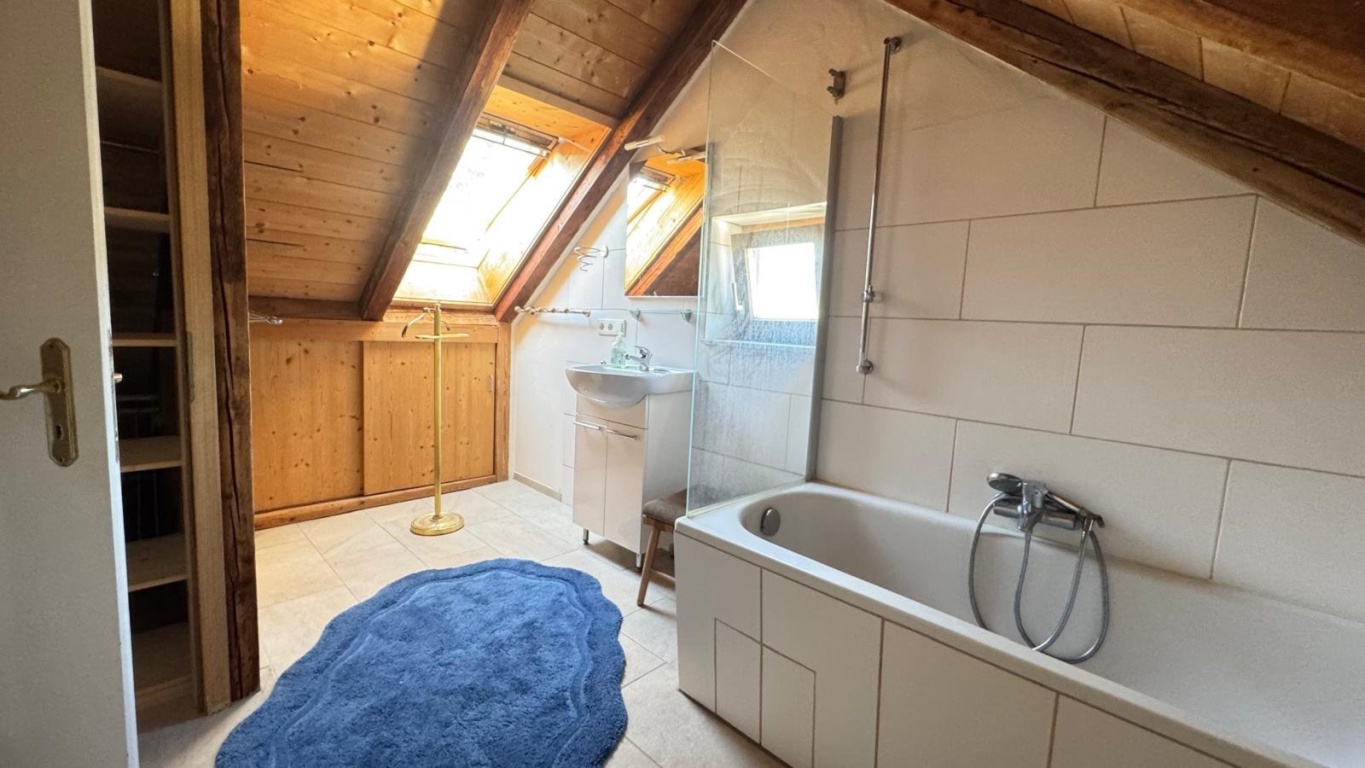 Lichtdurchflutete 1-Zimmer Wohnung / Appartment in zentraler Lage mit perfekter öffentlichen Anbindung – Kraiburgerstraße, 81673 München Berg am Laim – Vorschaubild 7