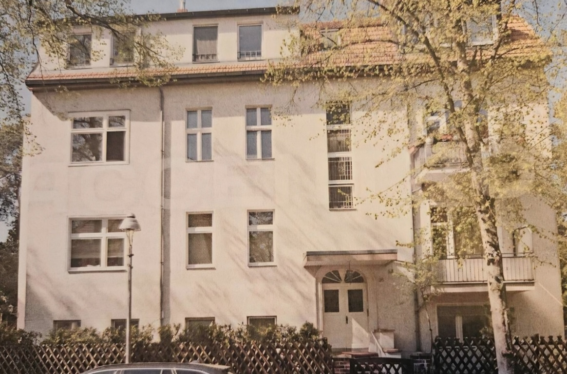 2 Zi Wohnung - Berlin Zehlendorf - 105,5 qm - Einbauküche - möbliert - WG tauglich - Hochparterre - Balkon - € 1800 warm