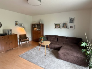 Imagen del anuncio: Zentral gelegene Dachgeschoss-Wohnung mit Loggia zur Zwischenmiete (6 Monate)