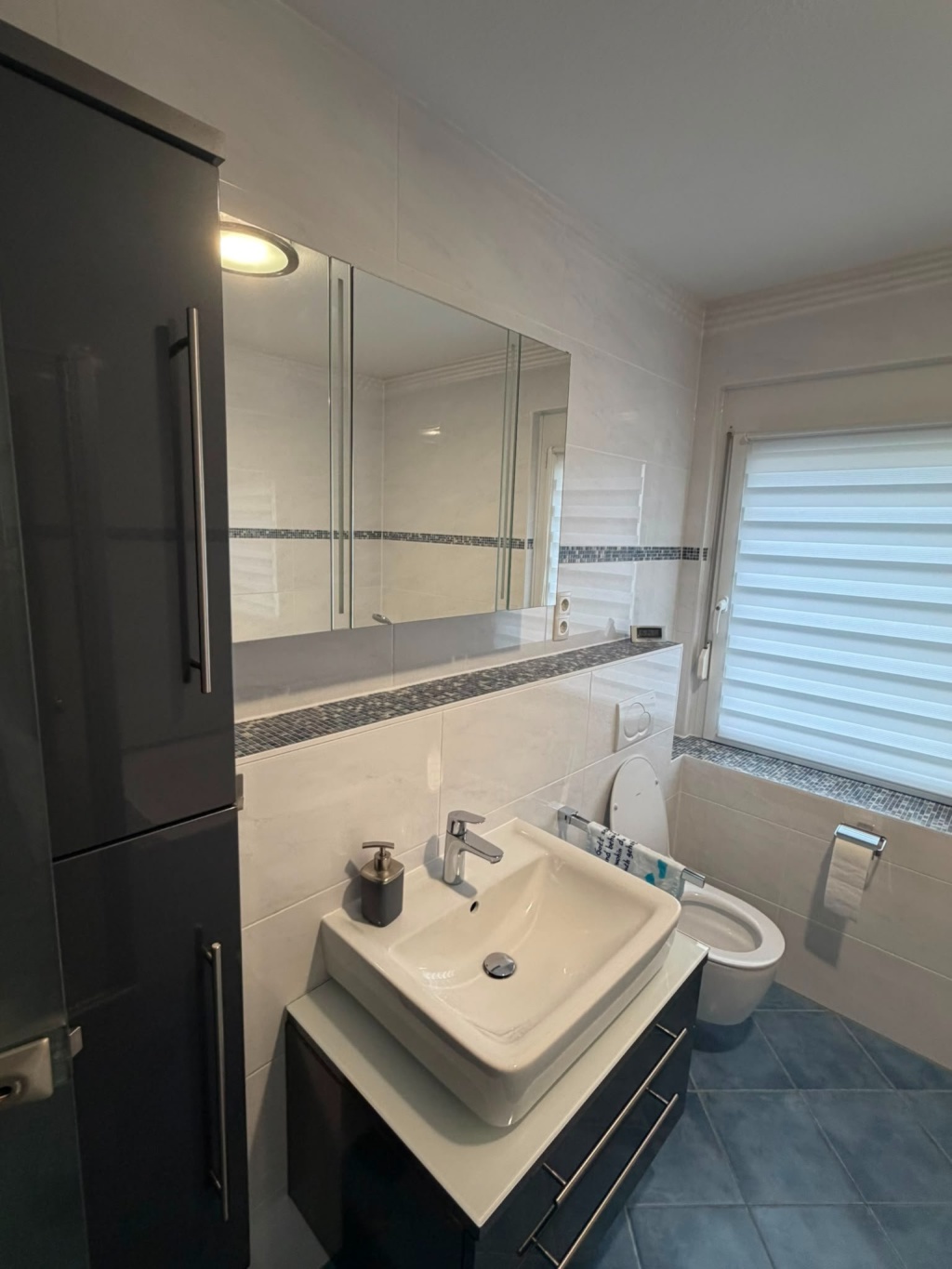 WG-Zimmer Garching b. München Rudolf-Schöppe-Weg 20 - Badezimmer 1.OG