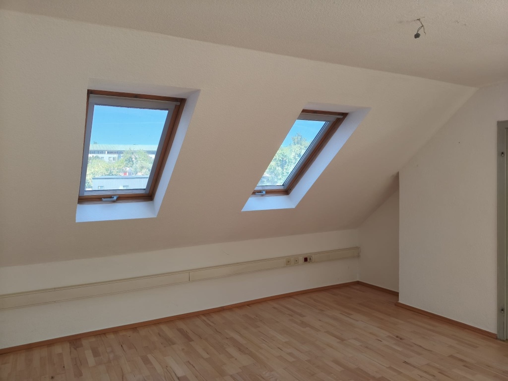 Sehr große Wohnung, fast das ganze Haus, für eine 5er WG mit 2Bädern, große Küche und Wohnzimmer zu vermieten – 34127 Kassel Mitte – Vorschaubild 6