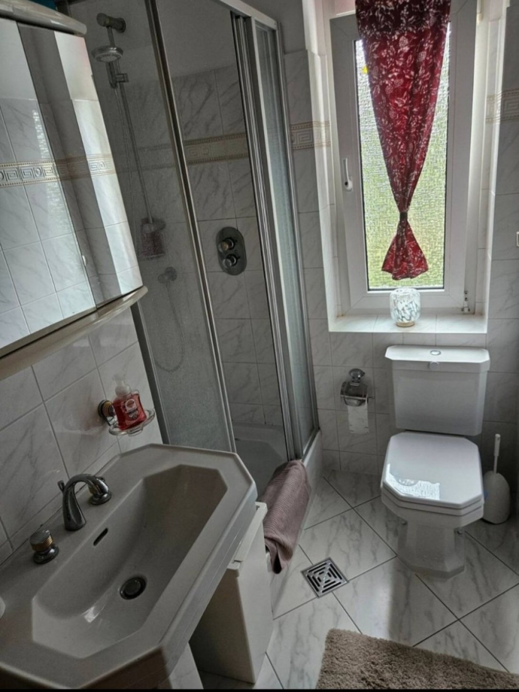 2 Zi Wohnung - Berlin Zehlendorf - 105,5 qm - Einbauküche - möbliert - WG tauglich - Hochparterre - Balkon - € 1800 warm – Bergengrünstrasse 25, 14129 Berlin Zehlendorf – Vorschaubild 7