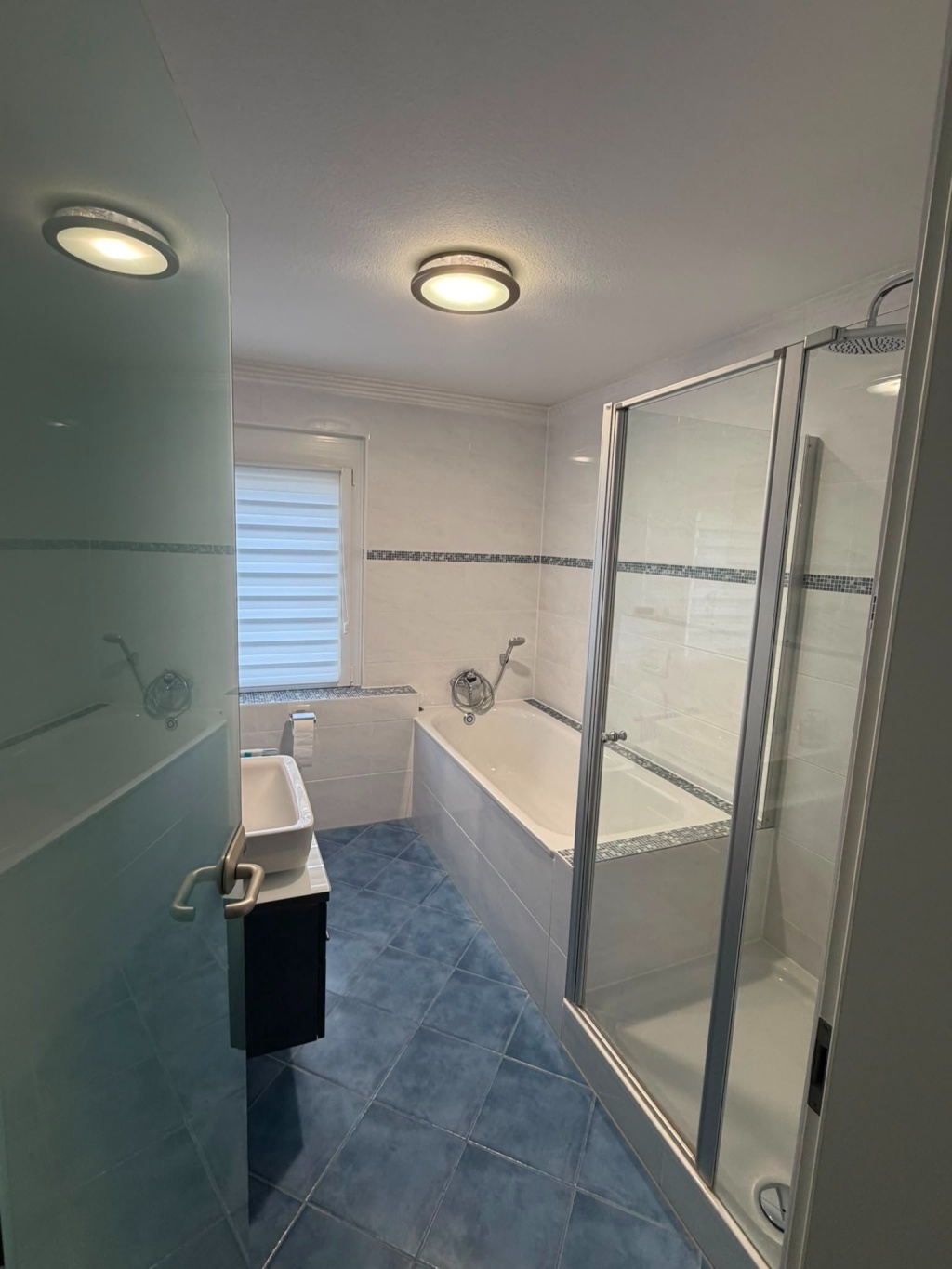 WG-Zimmer Garching b. München Rudolf-Schöppe-Weg 20 - Badezimmer 1.OG