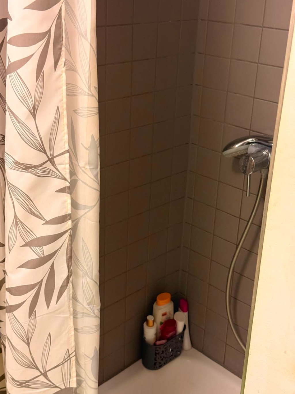 🚪 Long-Term Sublet. Move-in from 11th Sept 2026 Hello everyone, I am subletting my fully furnished room in a 3-person shared apartment (WG) 🗓️ Period: *11th September 2026 to 31 March 2027* 📍 Location: Heinz-Rühmann-Straße 9, 89231 Neu-Ulm. Studen – Heinz-Rühmann-Straße 9, 89231 Ulm Neu-Ulm – Vorschaubild 5