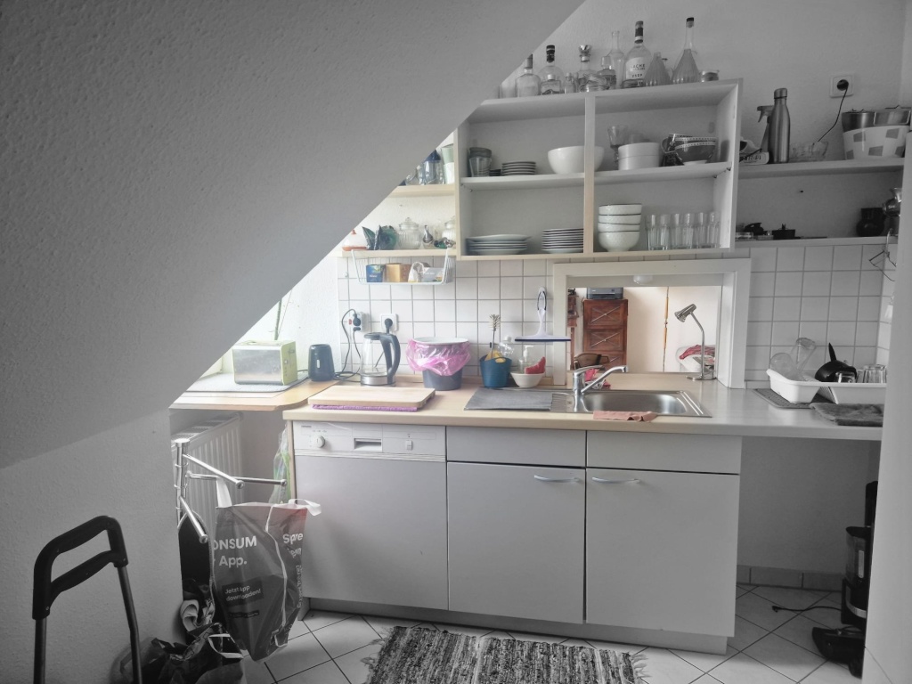 Upscale Attic Apartment with Stunning City Views – 4177 Leipzig Altlindenau – Vorschaubild 3