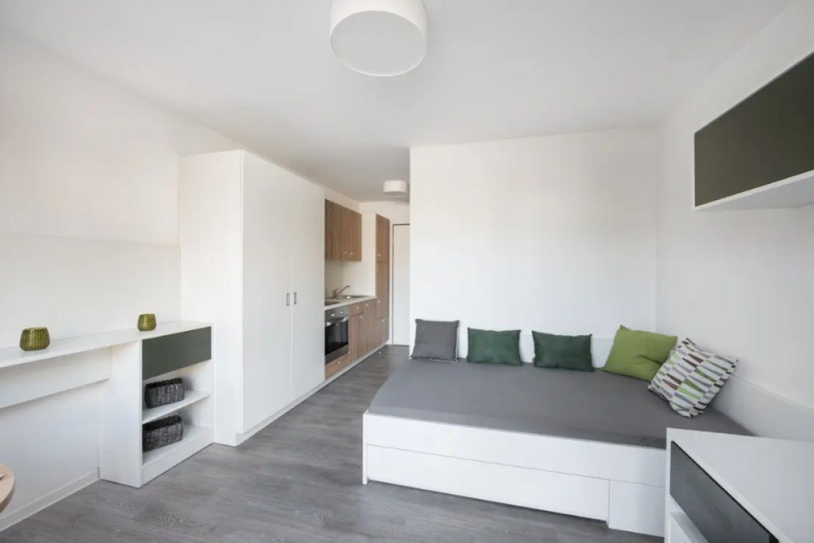 Untervermietung (Zwischenmiete / Subletting) 5 Monaten - Komfort Urban iLive Vollmöblierte Wohnung Heilbronn 23 m2 ab 01.10.2026 (717 EUR) (NUR für EINE (1) Person) Heilbronn. Suitable for Young Professionals / Students / Interns / Trainees