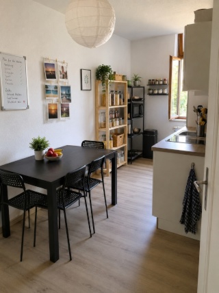 Anzeigenbild: Ein  Zimmer in 3-er WG , Uni und Klinikum Nah, 5 Min. zu Fuß