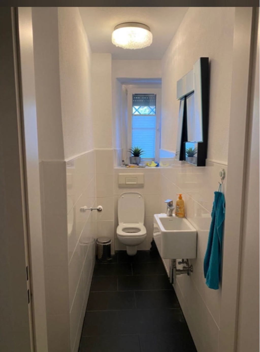 WG-Zimmer Innenstadt Öglinstraße 4 - Toilet/ Halbes Badezimmer