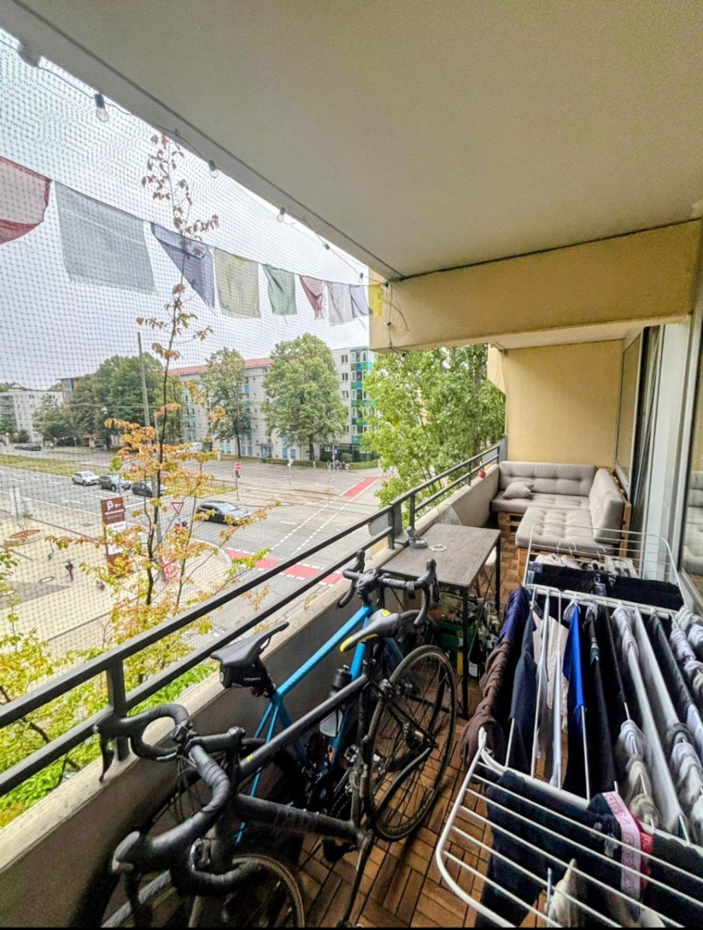 Moderne, zentrale, helle 2- Zimmerwohnung mit Balkon, Einbauküche und Kellerabteil in München WG geeignet – 81673 München Berg am Laim – Vorschaubild 13