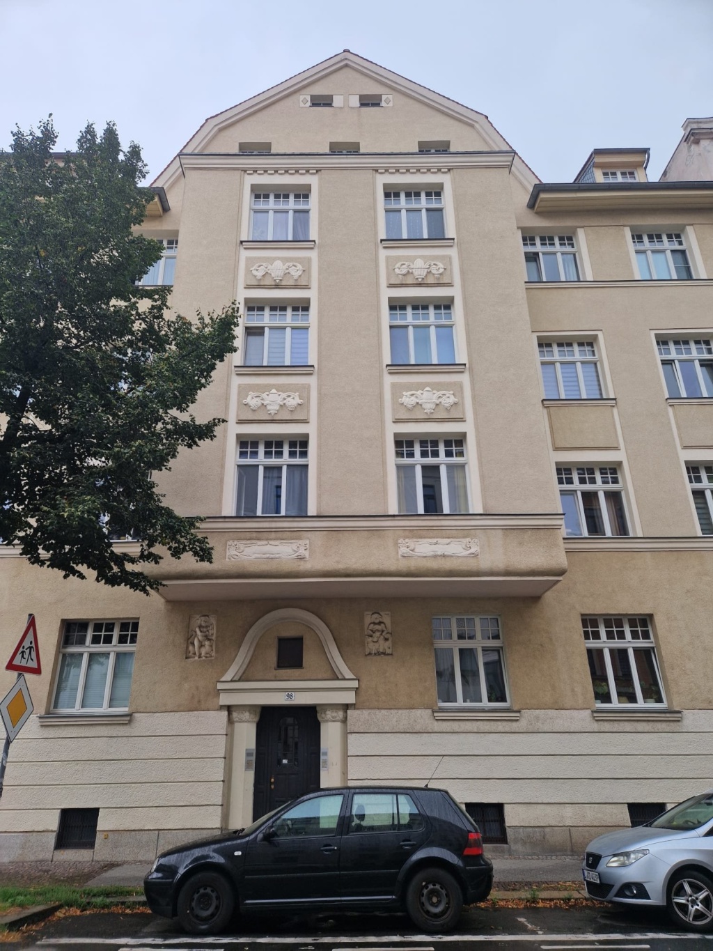 Upscale Attic Apartment with Stunning City Views – 4177 Leipzig Altlindenau – Vorschaubild 12