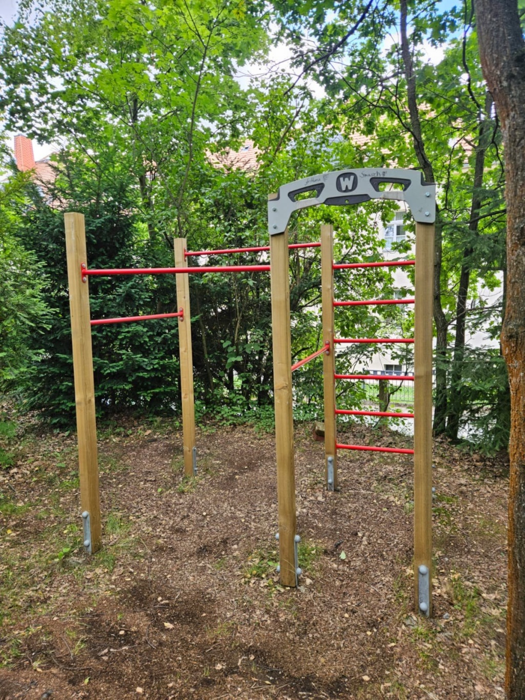 WG-Zimmer Campus Leipziger Straße 18 - Calisthenics-Gerüst