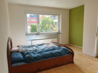 Ad image: großes Zimmer mit Balkon zur Zwischenmiete