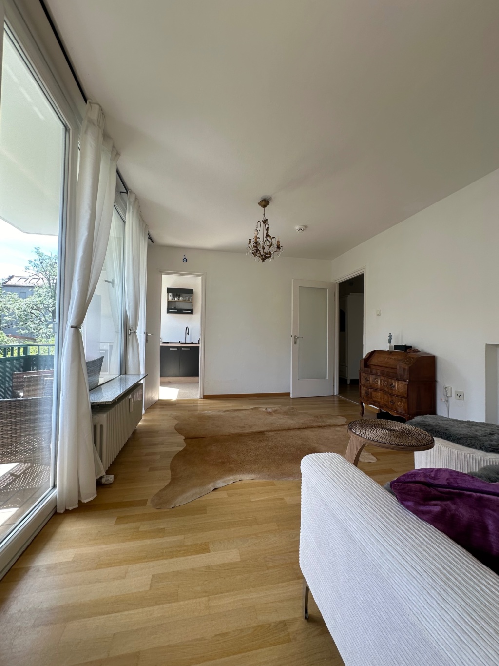 Helle 2-Zimmer-Wohnung mit Balkon in Schwabing – ruhig & zentral – Hohenstaufenstraße, 80801 München Schwabing-West – Vorschaubild 2