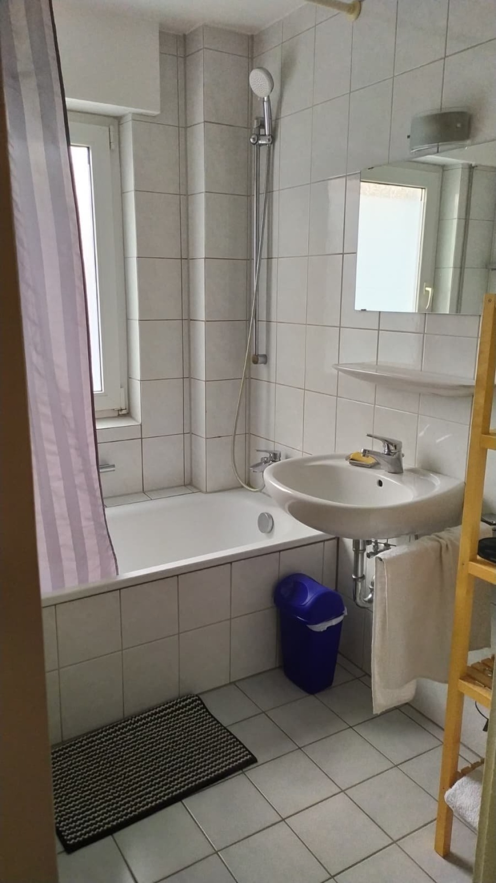WG-Zimmer Birkach Erisdorfer Str. 54 - Bad