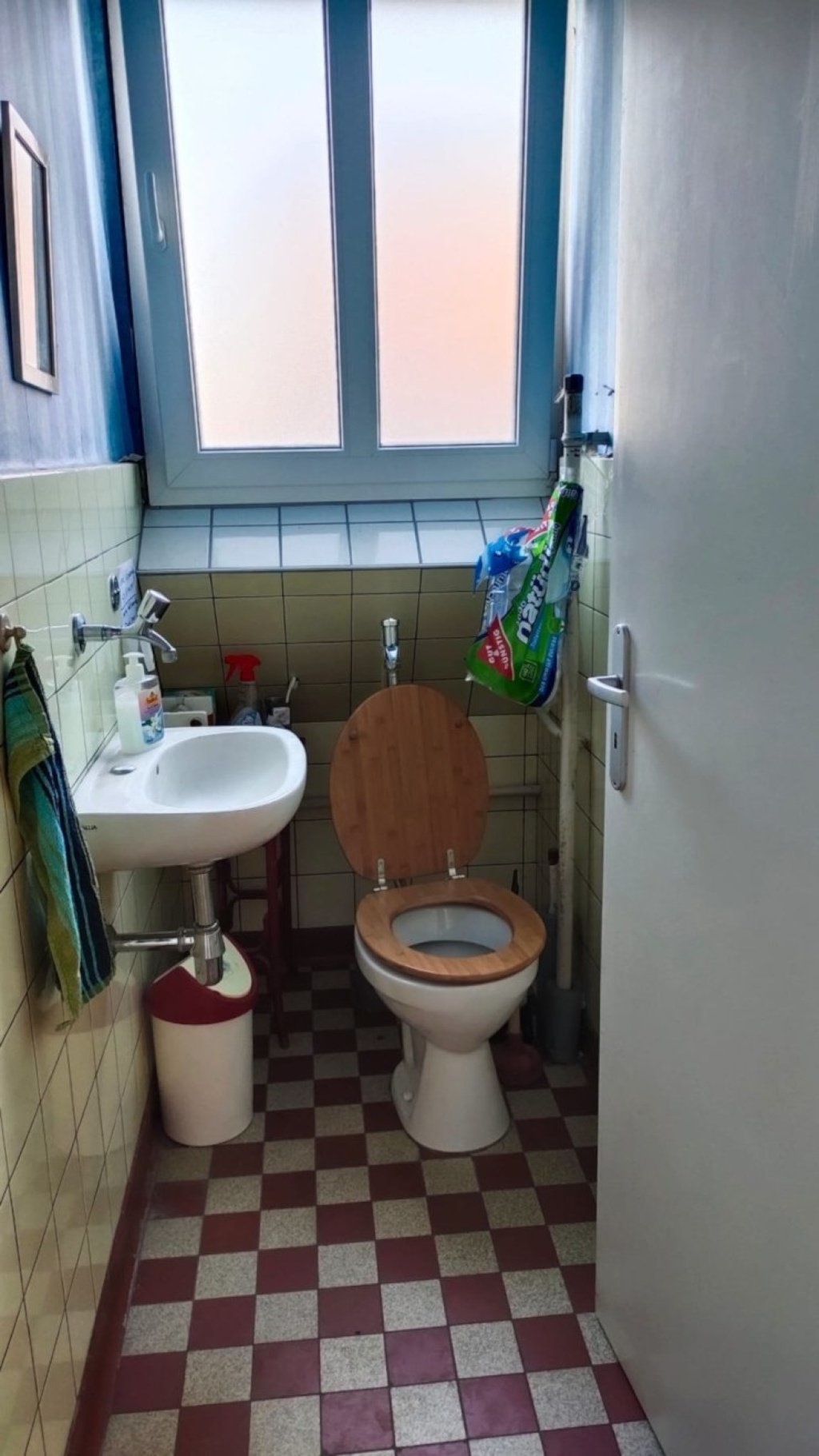 16m2 furnished room in friendly 5-person WG in Alt-Erlangen – 6-month sublet – Membacher Weg 34, 91056 Erlangen Alt-Erlangen – Vorschaubild 7