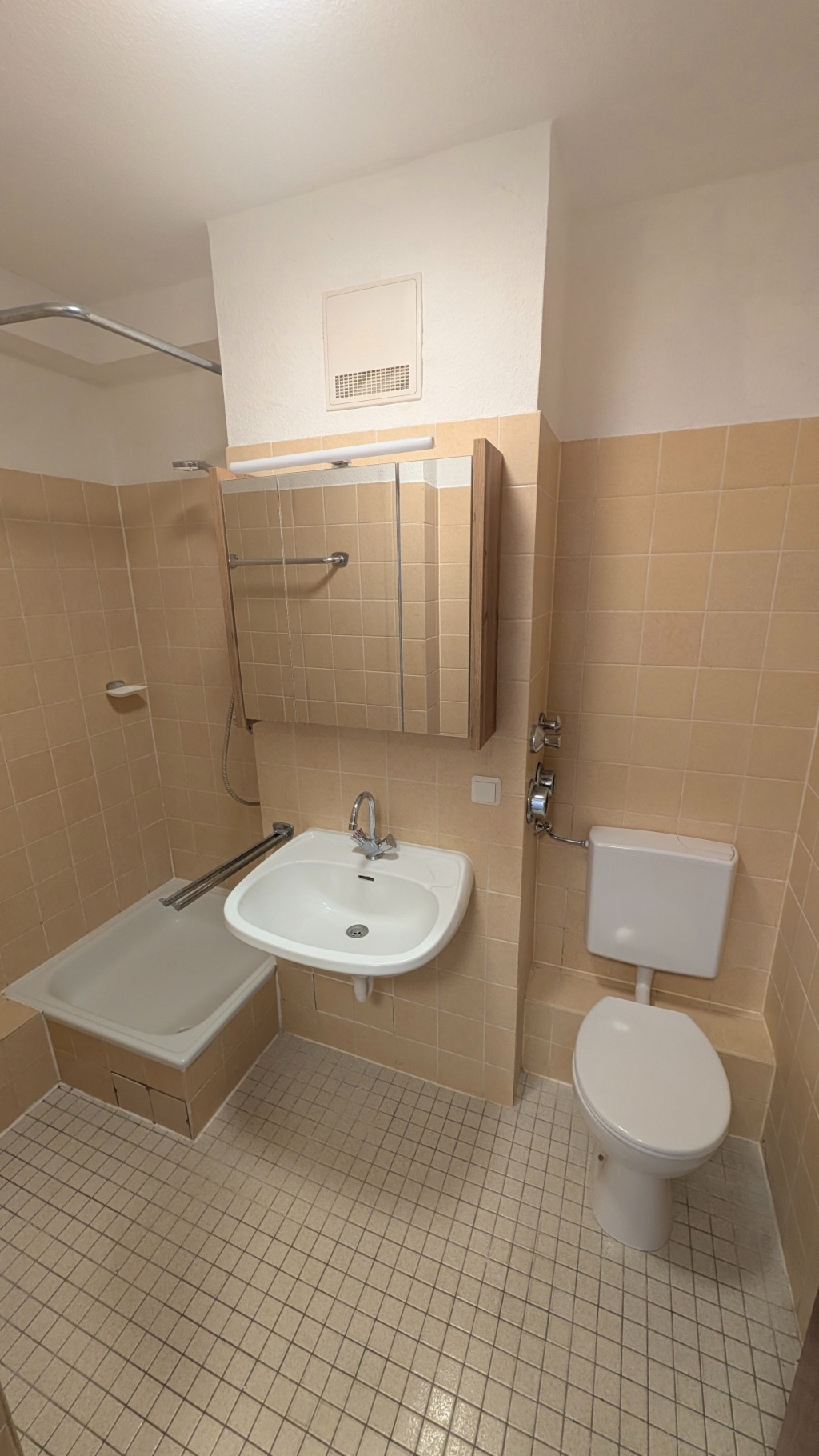 Top Uni Lage: Helles 1-Zimmer Apartment mit ruhiger Innenhof Lage – D7 23, 68159 Mannheim Innenstadt – Vorschaubild 7