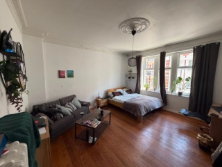 Ad image: Großes 25qm WG-Zimmer ab 01.09.26 unbefristet mit Wohnzimmer (Billard / Dart) und Balkon 1.OG