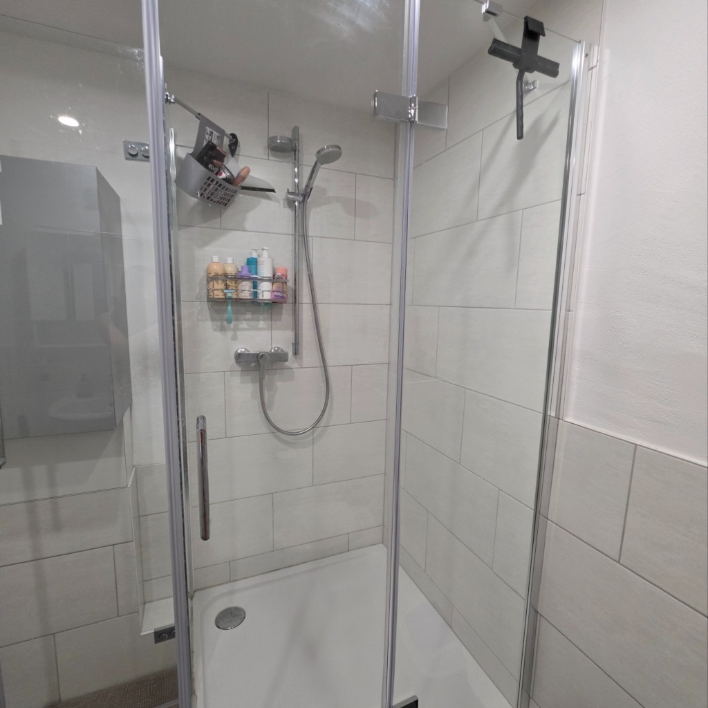 WG-Zimmer Traunstein Rosenheimer Straße 48 - Dein Badezimmer