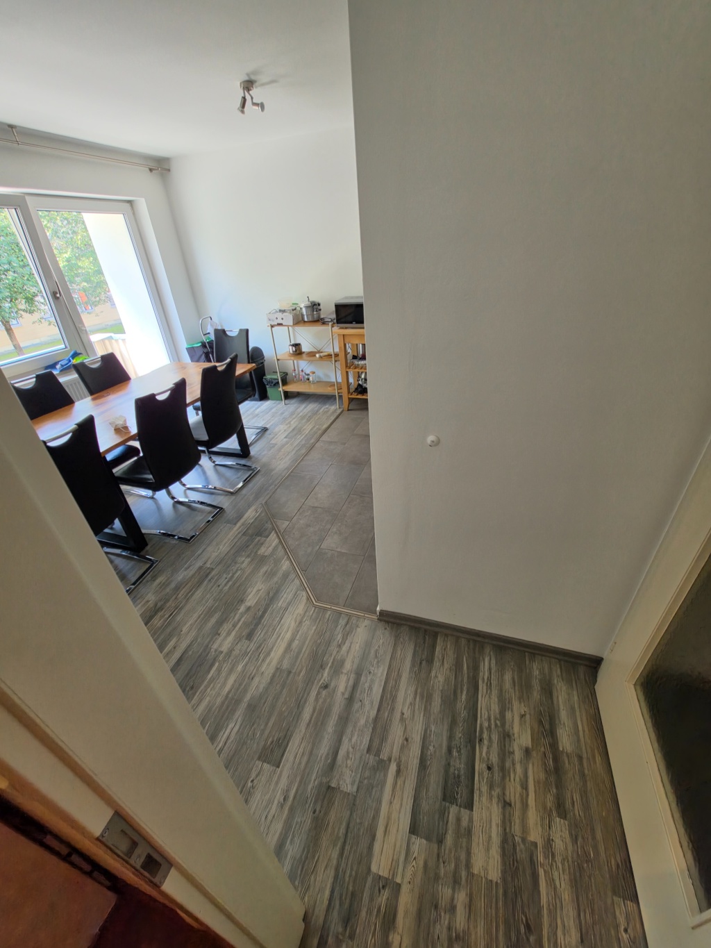WG-Zimmer Traunstein Rosenheimer Straße 48 - Blick der Küche von dein Zimmer