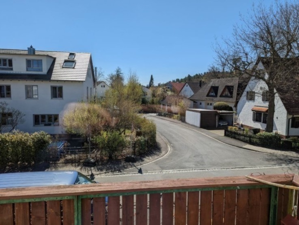 16m2 furnished room in friendly 5-person WG in Alt-Erlangen – 6-month sublet – Membacher Weg 34, 91056 Erlangen Alt-Erlangen – Vorschaubild 2
