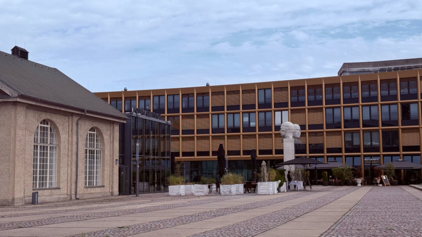 WG-Zimmer Adlershof Newtonstraße 11 - Esswirtschaft und italienische Restaurant 6 min
