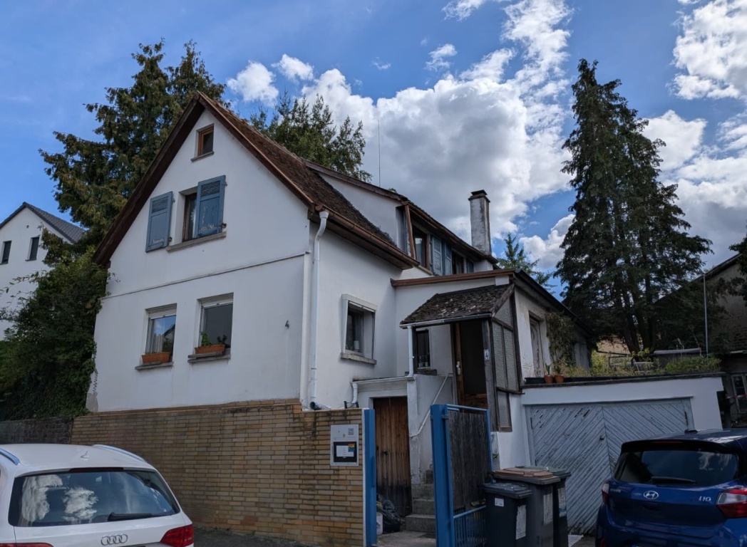 Habitación en WG Eschersheim Lachweg - Haus von Vorne