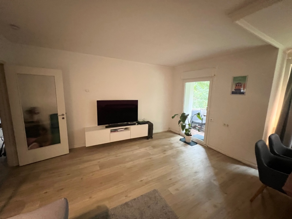 Flat Barmbek-Nord Genslerstraße - Wohnzimmer inkl. Balkon