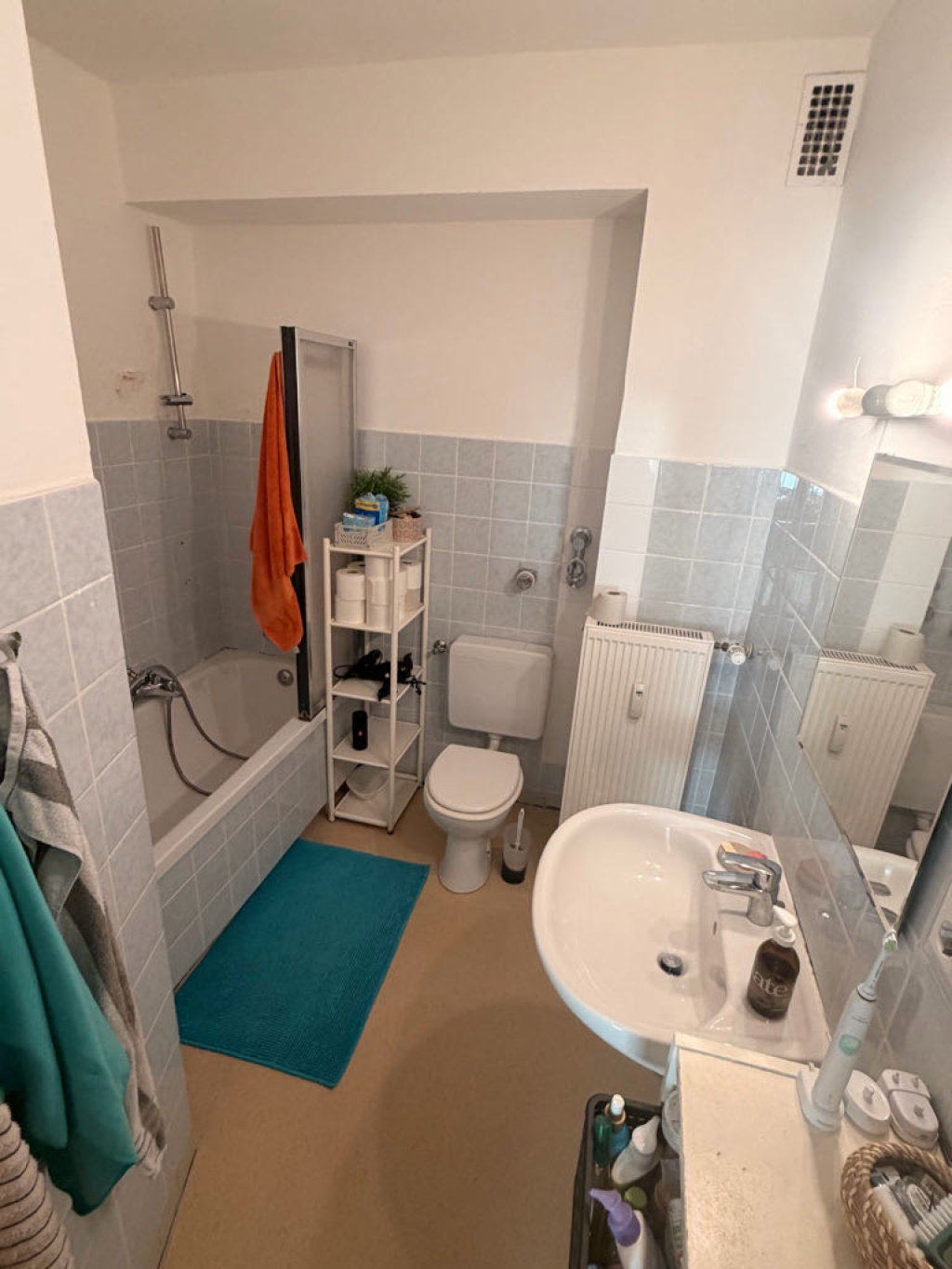 WG-Zimmer Centrum Rudolf-von-Langen-Straße - Das Bad