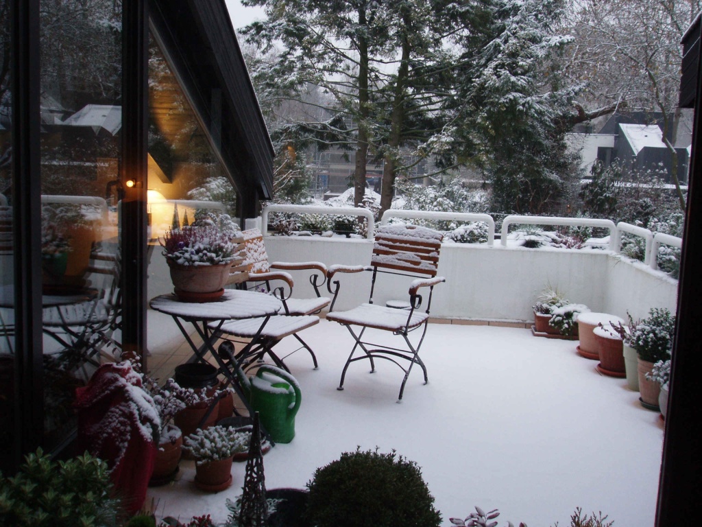 WG-Zimmer Lindenthal Görlitzer Straße - Blick-Terrasse-Bild1