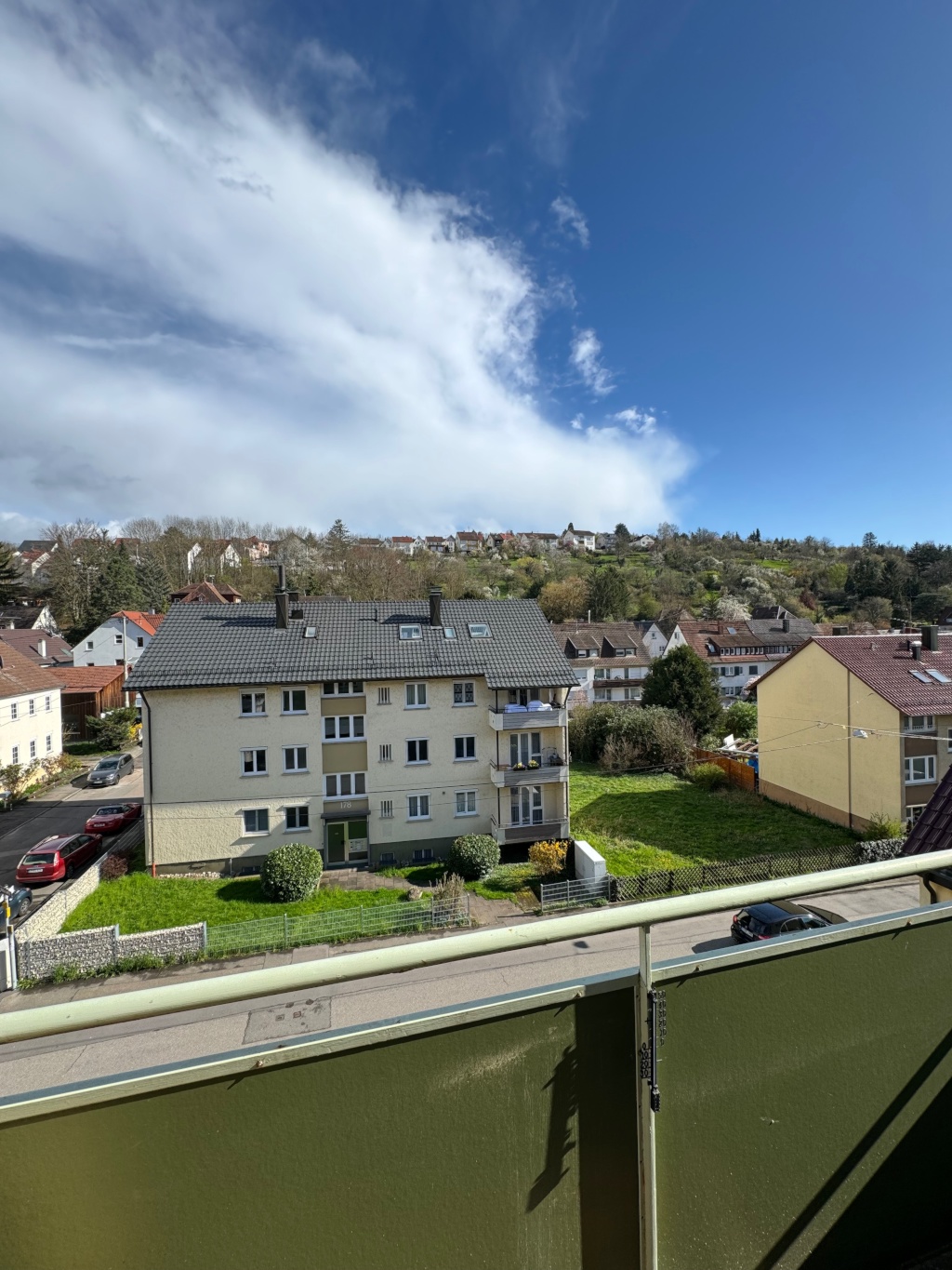 Helle 3 Zimmer Wohnung zu vermieten in Stuttgart – Uhlbacherstr, 70329 Stuttgart Obertürkheim – Bild 1 von 11