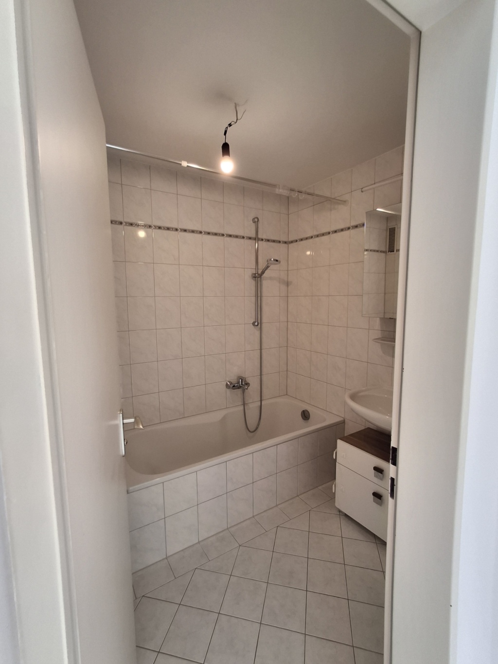 WG-Zimmer Trudering-Riem Von-Heydebreck-Straße - shared Bathroom incl shower