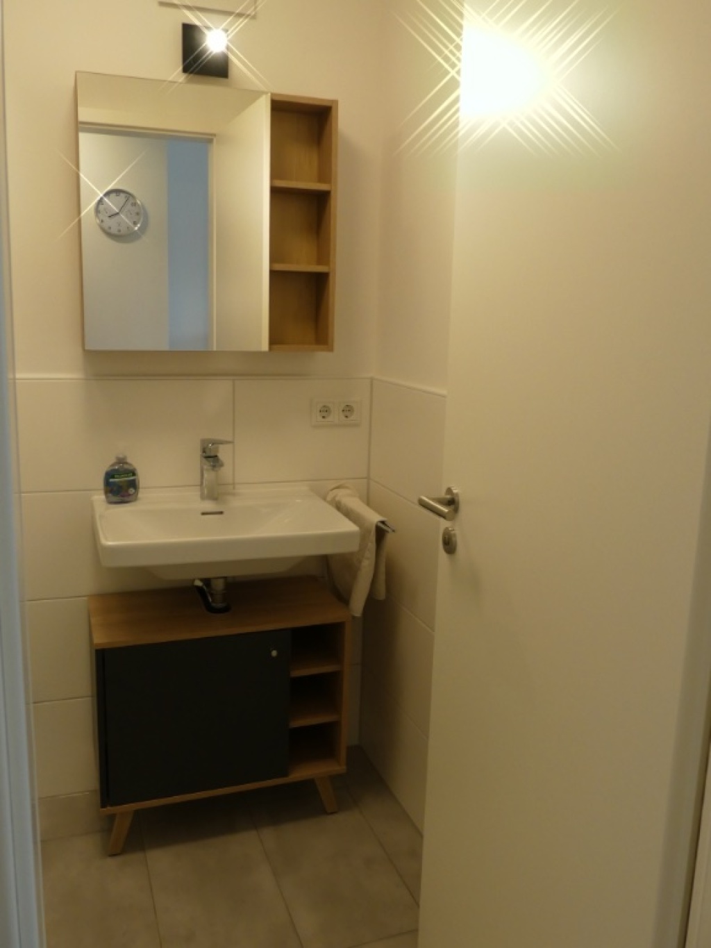 Möbilierte 1 Zi. Wohnung mit Balkon – Unterislinger Weg 6, 93055 Regensburg Galgenberg – Vorschaubild 2