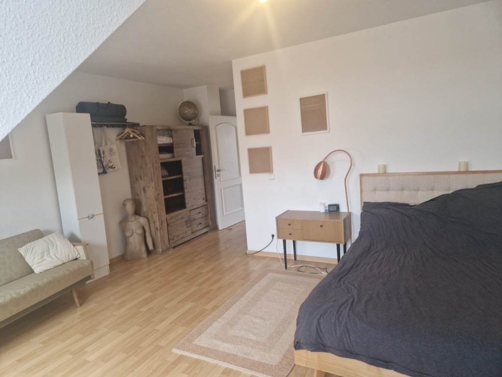 Upscale Attic Apartment with Stunning City Views – 4177 Leipzig Altlindenau – Vorschaubild 8