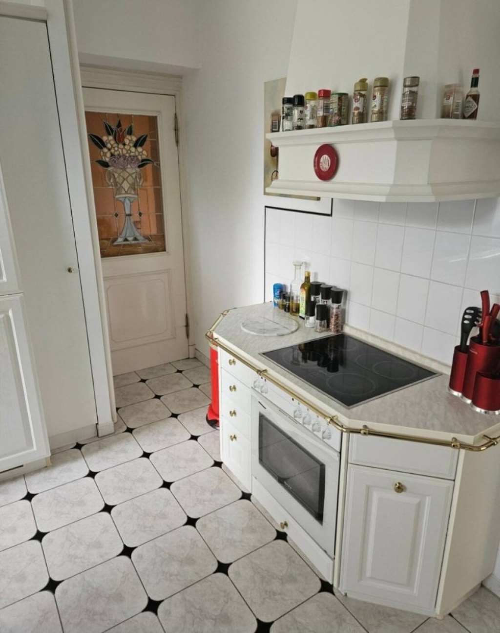 2 Zi Wohnung - Berlin Zehlendorf - 105,5 qm - Einbauküche - möbliert - WG tauglich - Hochparterre - Balkon - € 1800 warm – Bergengrünstrasse 25, 14129 Berlin Zehlendorf – Vorschaubild 5
