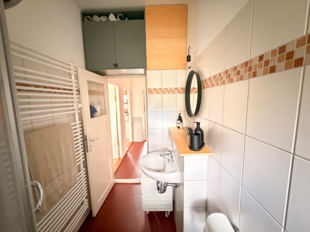 Wohnung Weißensee Charlottenburger Str. 32 - Bad mit Linoleum