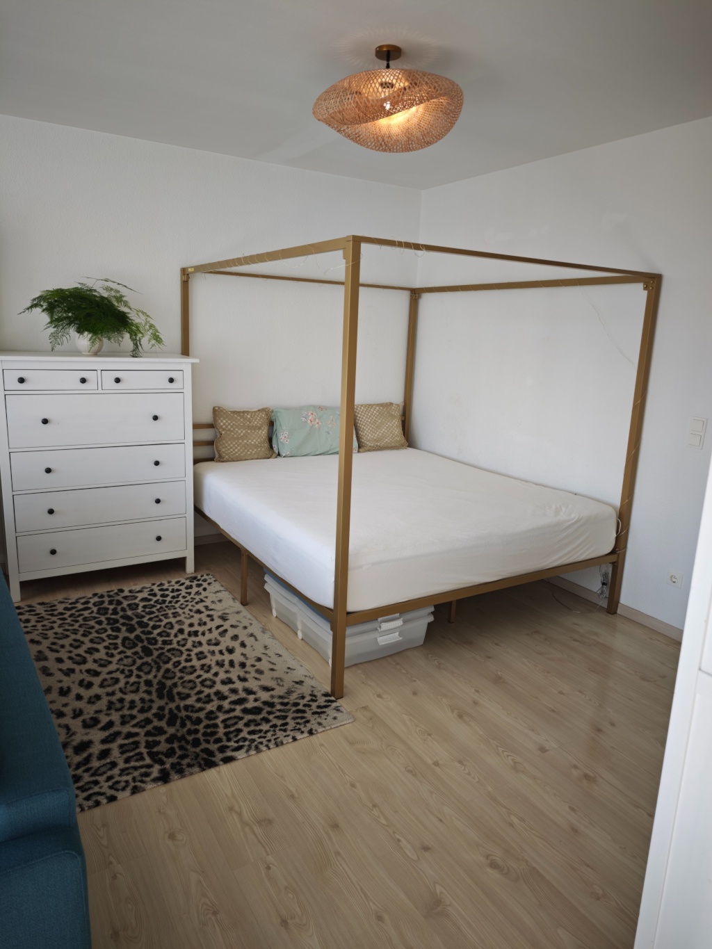 Wohnung Berlin - Pankow Jean-Calas-Weg 16 - Bett im Wohnzimmer