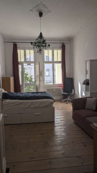Teilmöblierte Altbauwohnung in Moabit zur Untermiete für 1 Jahr — photo 1