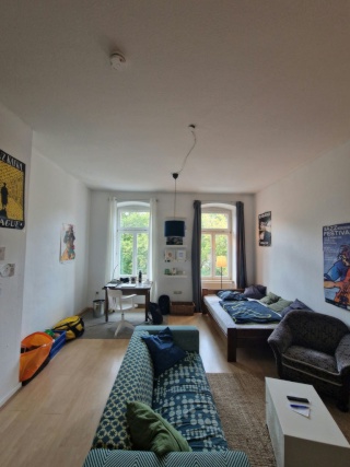 Anzeigenbild: Großes Altbau Zimmer direkt in der Innenstadt